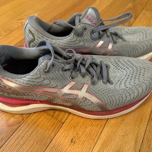 Asics Women's Gray and Pink size 9.5 Running Shoes